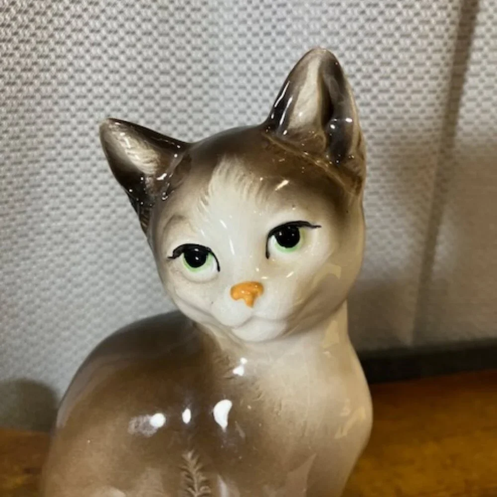 Mid Century Modern Ceramic Cat/Kitten by Nippon Yoko Boeki Co. 7.5